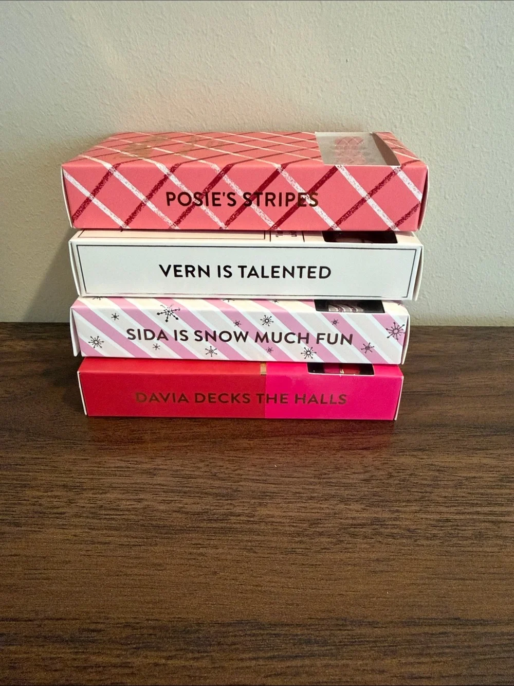 4 Sets of Red Aspen Pink & Neutral Nail Dashes Press-On Nails